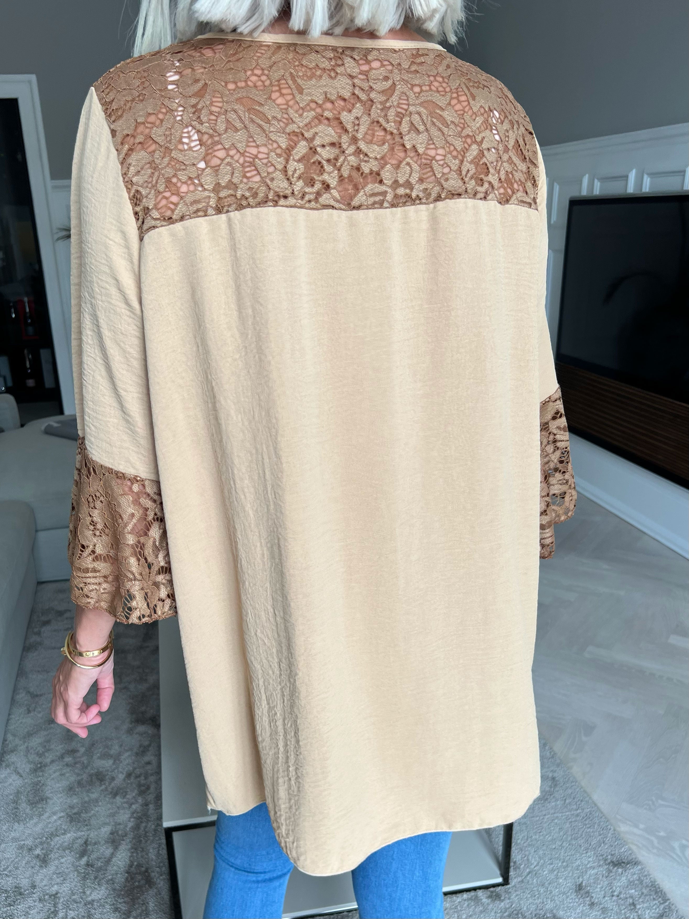 Amanda - Sød simpel tunika med blonde